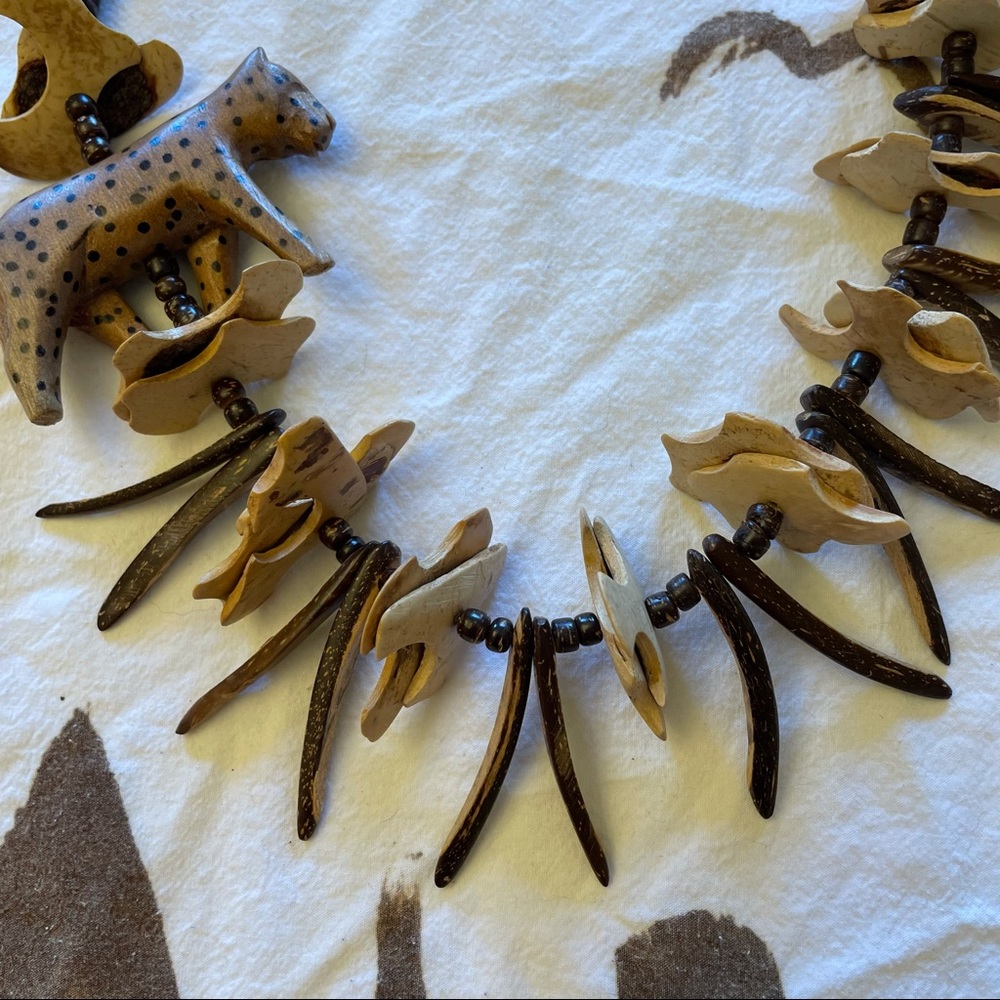 Vintage Wooden Big Cat Leopard/Cheetah Beaded Charm Necklace